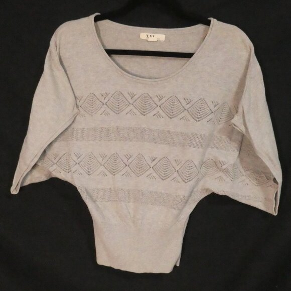 FOREVER 21 - Boutique | small | Elegant Grey Geometric Knit Crop Top - Picture 1 of 14